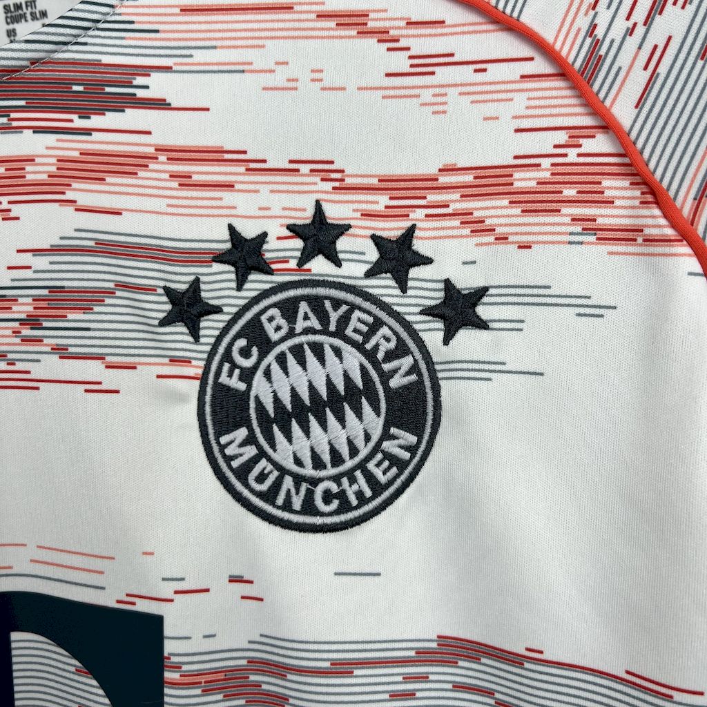 Bayern München away 25/26