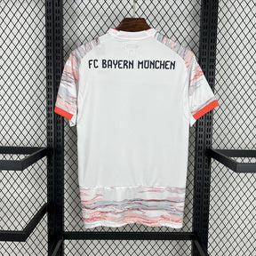 Bayern München away 25/26