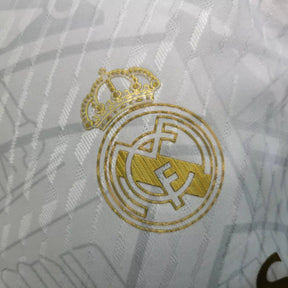 Camisa Real Madrid Edição Especial 23/24 - Jogador Masculina - Branco e Dourado