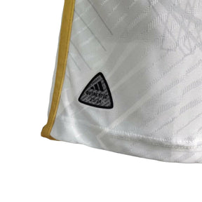Camisa Real Madrid Edição Especial 23/24 - Jogador Masculina - Branco e Dourado